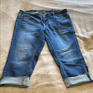 Vigoss Classic Blue Women’s Denim Crop Jeans